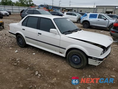 Czwarte zdjęcie samochodu z boku: 1990 BMW 325 IX VIN:WBAAE9313LED64273 - miniatura