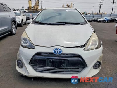 Piąte zdjęcie samochodu w środku: 2015 TOYOTA PRIUS C TWO VIN:JTDKDTB35F1583173 - miniatura