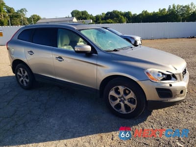 Czwarte zdjęcie samochodu z boku: 2013 VOLVO XC60 3.2 VIN:YV4952DZ0D2415789 - miniatura