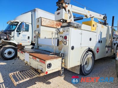 Czwarte zdjęcie samochodu z boku: 2017 INTERNATIONAL 4400 UTILITY / SERVICE TRUCK VIN:3HAMKSTNXHL505780 - miniatura