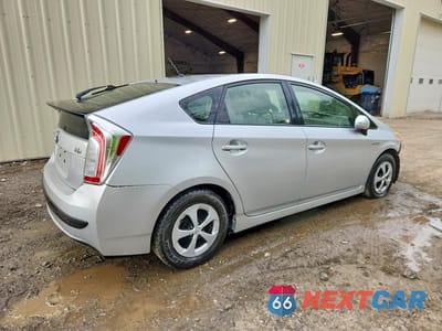 Trzecie zdjęcie samochodu z tyłu: 2013 TOYOTA PRIUS TWO VIN:JTDKN3DU9D5664492 - miniatura
