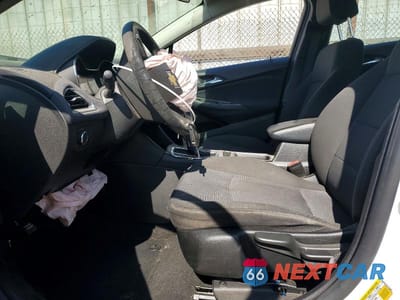 Zdjęcie 7 z 13 samochodu: 2018 CHEVROLET CRUZE LS VIN:1G1BC5SM7J7170287 - miniatura