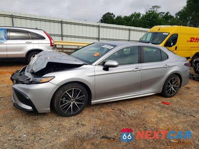 2021 TOYOTA CAMRY SE 4T1G11AKXMU561527 - główne zdjęcie licytacji z USA - miniatura