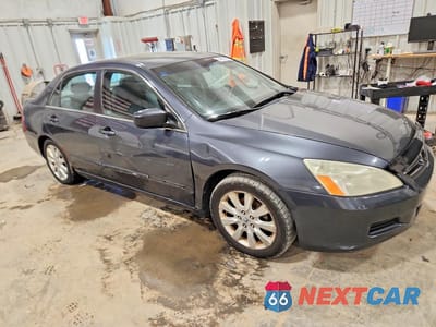Czwarte zdjęcie samochodu z boku: 2007 HONDA ACCORD EX VIN:1HGCM66837A094320 - miniatura