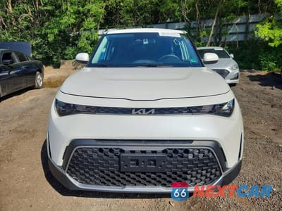 Piąte zdjęcie samochodu w środku: 2025 KIA SOUL LX VIN:KNDJ23AU0S7960673 - miniatura