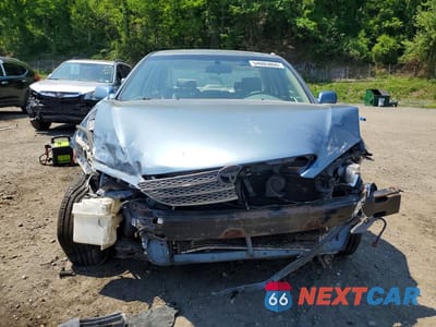 Piąte zdjęcie samochodu w środku: 2002 TOYOTA CAMRY LE VIN:4T1BE32K02U564829 - miniatura
