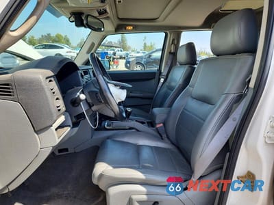 Zdjęcie 7 z 14 samochodu: 2006 JEEP COMMANDER VIN:1J8HG48K56C179177 - miniatura