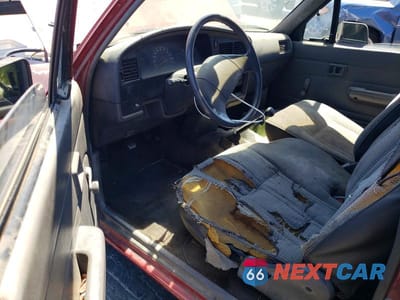 Zdjęcie 8 z 12 samochodu: 1990 TOYOTA PICKUP DELUXE VIN:JT4VN93D9L5009815 - miniatura