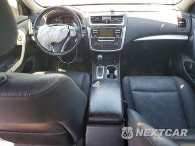Zdjęcie 8 z 12 samochodu: 2017 NISSAN ALTIMA 2.5 SR VIN:1N4AL3AP9HC154876 - miniatura