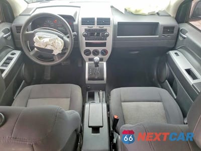 Zdjęcie 8 z 13 samochodu: 2008 JEEP COMPASS SPORT VIN:1J8FT47058D783358 - miniatura
