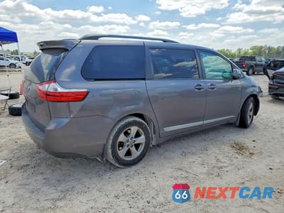 Trzecie zdjęcie samochodu z tyłu: 2017 TOYOTA SIENNA LE VIN:5TDKZ3DC9HS847340 - miniatura