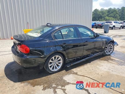 Trzecie zdjęcie samochodu z tyłu: 2011 BMW 328 I VIN:WBAPH7G57BNN02153 - miniatura
