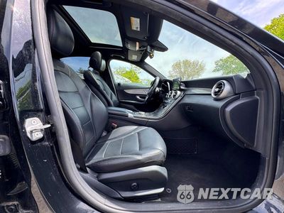 Piąte zdjęcie samochodu w środku: 2019 MERCEDES-BENZ C 300 4MATIC VIN:55SWF8EB0KU315837 - miniatura