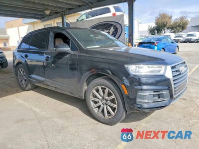 Czwarte zdjęcie samochodu z boku: 2017 AUDI Q7 PREMIUM PLUS VIN:WA1LAAF78HD011024 - miniatura