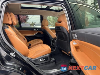 Zdjęcie 6 z 10 samochodu: 2021 BMW X7 XDRIVE40I VIN:5UXCW2C06M9F67044 - miniatura