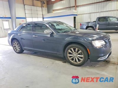 Czwarte zdjęcie samochodu z boku: 2016 CHRYSLER 300C VIN:2C3CCAKGXGH170817 - miniatura