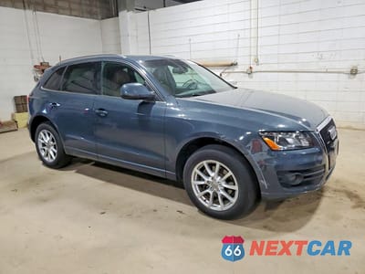 Czwarte zdjęcie samochodu z boku: 2010 AUDI Q5 PREMIUM PLUS VIN:WA1LKAFPXAA082794 - miniatura
