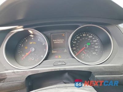 Zdjęcie 9 z 14 samochodu: 2018 VOLKSWAGEN TIGUAN S VIN:3VV1B7AXXJM075808 - miniatura