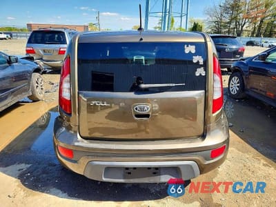 Zdjęcie 6 z 12 samochodu: 2012 KIA SOUL + VIN:KNDJT2A69C7389632 - miniatura