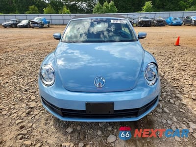 Piąte zdjęcie samochodu w środku: 2016 VOLKSWAGEN BEETLE S VIN:3VW517AT1GM803618 - miniatura