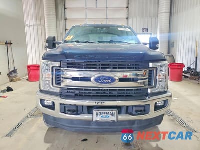 Piąte zdjęcie samochodu w środku: 2017 FORD F250 SUPER DUTY VIN:1FT7W2B61HEC83839 - miniatura