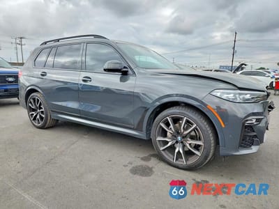 Czwarte zdjęcie samochodu z boku: 2021 BMW X7 XDRIVE40I VIN:5UXCW2C00M9H88302 - miniatura