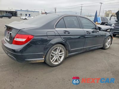 Trzecie zdjęcie samochodu z tyłu: 2013 MERCEDES-BENZ C 250 VIN:WDDGF4HB3DR259325 - miniatura