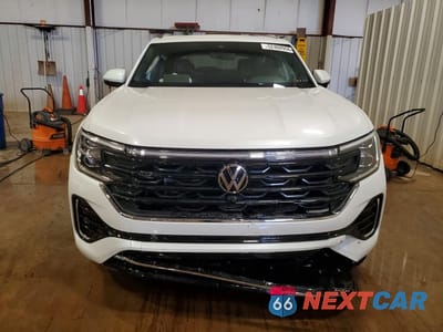 Piąte zdjęcie samochodu w środku: 2024 VOLKSWAGEN ATLAS CROSS SPORT SEL PREMIUM R-LINE VIN:1V2FE2CA8RC250513 - miniatura