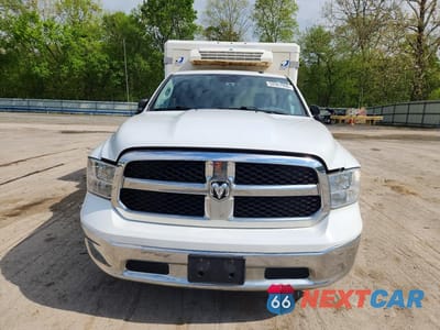 Piąte zdjęcie samochodu w środku: 2020 RAM 1500 TRADESMAN REFRIGERATED BOX TRUCK VIN:3C6JR6DG8LG204802 - miniatura