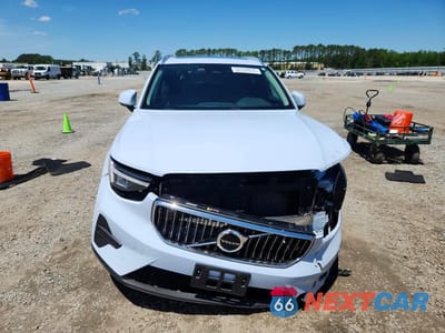 Piąte zdjęcie samochodu w środku: 2025 VOLVO XC40 CORE VIN:YV4L12UJ0S2578645 - miniatura