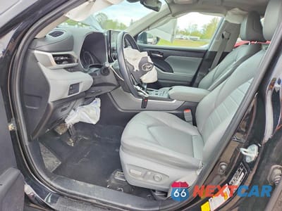 Zdjęcie 7 z 13 samochodu: 2021 TOYOTA HIGHLANDER XLE VIN:5TDHZRBH8MS118249 - miniatura