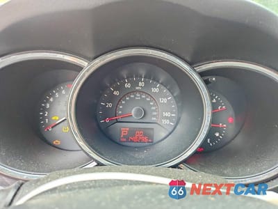 Zdjęcie 9 z 13 samochodu: 2011 KIA SORENTO EX VIN:5XYKUDA27BG148146 - miniatura