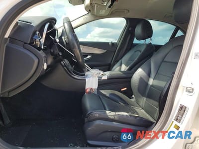 Zdjęcie 7 z 12 samochodu: 2016 MERCEDES-BENZ C 300 VIN:55SWF4JB2GU154185 - miniatura