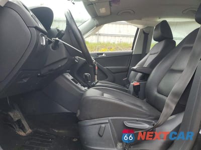 Zdjęcie 7 z 14 samochodu: 2017 VOLKSWAGEN TIGUAN S VIN:WVGAV7AX4HK000203 - miniatura