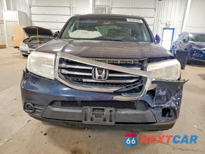 Piąte zdjęcie samochodu w środku: 2012 HONDA PILOT LX VIN:5FNYF4H24CB039808 - miniatura