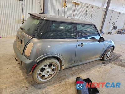 Trzecie zdjęcie samochodu z tyłu: 2005 MINI COOPER S VIN:WMWRE33455TD97543 - miniatura