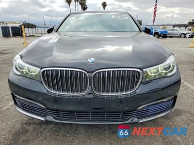 Piąte zdjęcie samochodu w środku: 2016 BMW 740 I VIN:WBA7E2C52GG738741 - miniatura