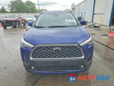 Piąte zdjęcie samochodu w środku: 2022 TOYOTA COROLLA CROSS XLE VIN:7MUDAAAG1NV037097 - miniatura