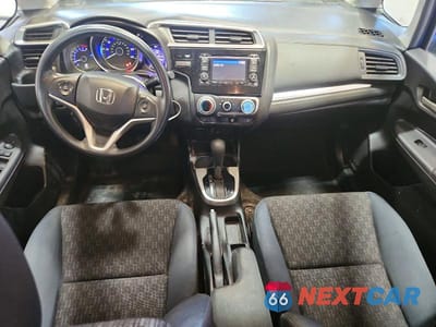 Zdjęcie 8 z 12 samochodu: 2017 HONDA FIT LX VIN:JHMGK5H54HS016903 - miniatura