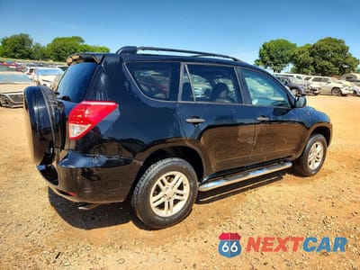 Trzecie zdjęcie samochodu z tyłu: 2006 TOYOTA RAV4 BASE VIN:JTMZD33V365000929 - miniatura