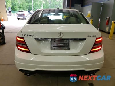 Zdjęcie 6 z 12 samochodu: 2013 MERCEDES-BENZ C 300 4MATIC VIN:WDDGF8AB4DR256161 - miniatura