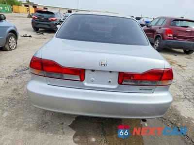 Zdjęcie 6 z 12 samochodu: 2002 HONDA ACCORD SE VIN:1HGCG56762A019256 - miniatura
