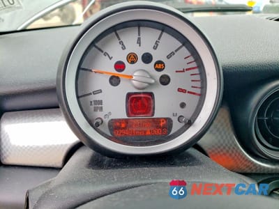 Zdjęcie 9 z 12 samochodu: 2007 MINI COOPER S VIN:WMWMF735X7TL91311 - miniatura