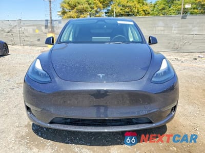 Piąte zdjęcie samochodu w środku: 2024 TESLA MODEL Y VIN:7SAYGDEE4RA223053 - miniatura