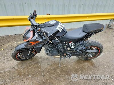 Trzecie zdjęcie samochodu z tyłu: 2018 KTM 1290 SUPER DUKE R VIN:VBKV39408JM986348 - miniatura