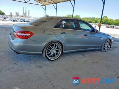 Trzecie zdjęcie samochodu z tyłu: 2011 MERCEDES-BENZ E 350 4MATIC VIN:WDDHF8HB7BA435302 - miniatura
