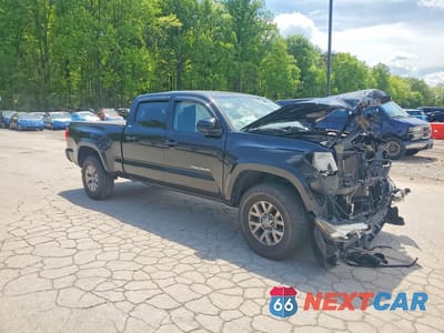 Czwarte zdjęcie samochodu z boku: 2017 TOYOTA TACOMA SR5 V6 VIN:5TFDZ5BN5HX016789 - miniatura