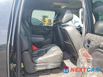 Zdjęcie 10 z 12 samochodu: 2011 GMC YUKON XL DENALI VIN:1GKS2MEF9BR188415 - miniatura