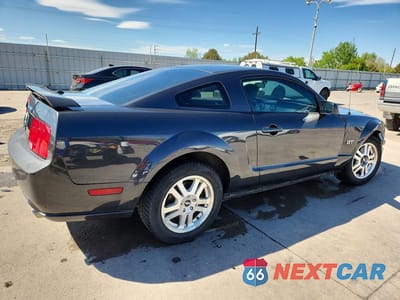 Trzecie zdjęcie samochodu z tyłu: 2008 FORD MUSTANG GT VIN:1ZVHT82H285163109 - miniatura