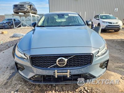 Piąte zdjęcie samochodu w środku: 2024 VOLVO S60 PLUS VIN:7JRL12FL9RG280160 - miniatura
